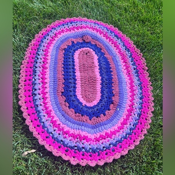 HANDMADE bohemian small oval upcycled crochet mat rug Sz 28" by 21" - Picture 1 of 9